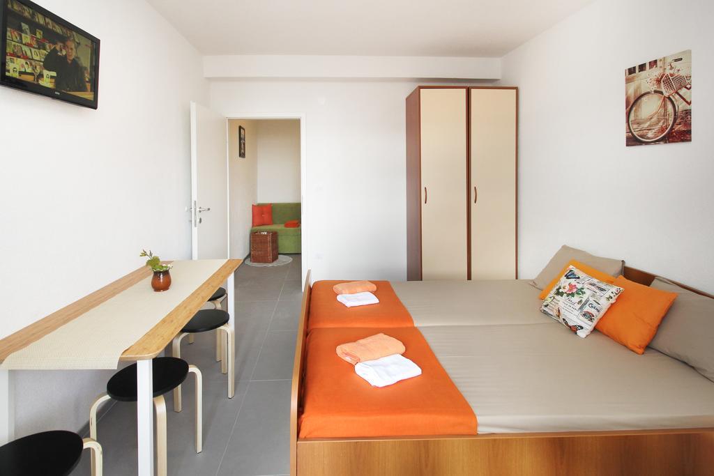 Stanicicke Apartments Baska Voda Ngoại thất bức ảnh